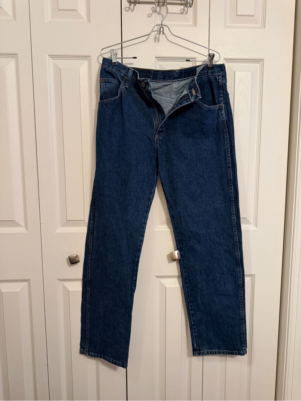 Wrangler Premium Quality Jeans Size 9/10 x 30 Dark Wash Straight Leg Denim